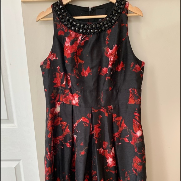 Melrose cocktail/evening dress. - Picture 5 of 7